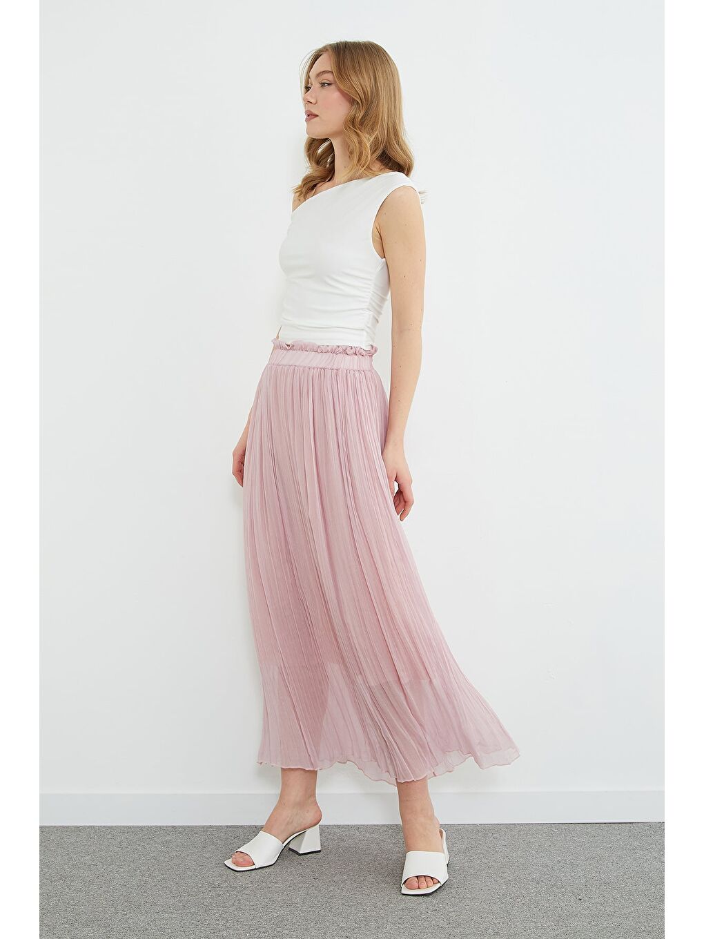 Pembe Beli Lastikli Pileli Uzun Şifon Etek-2