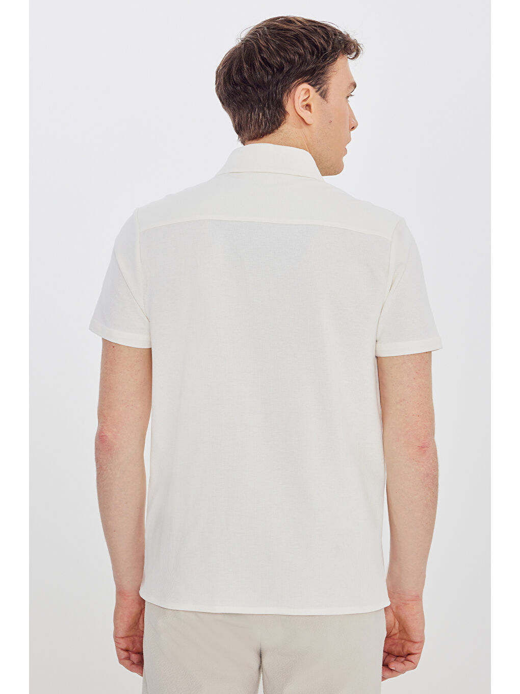 Erkek Ekru Pamuklu Slim Fit Dar Kesim Gömlek Yaka Jakarlı Esnek Tişört-4