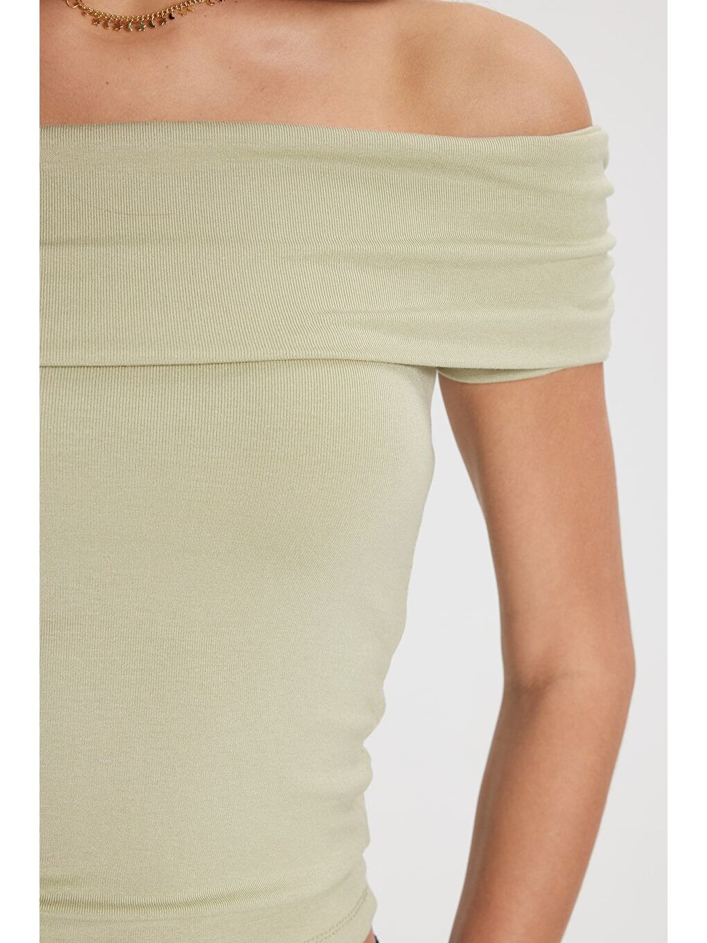 Kadın Slim Fit Dar Kesim Pamuklu Kayık Yaka Kısa Kollu Elastanlı Yeşil Bluz-3