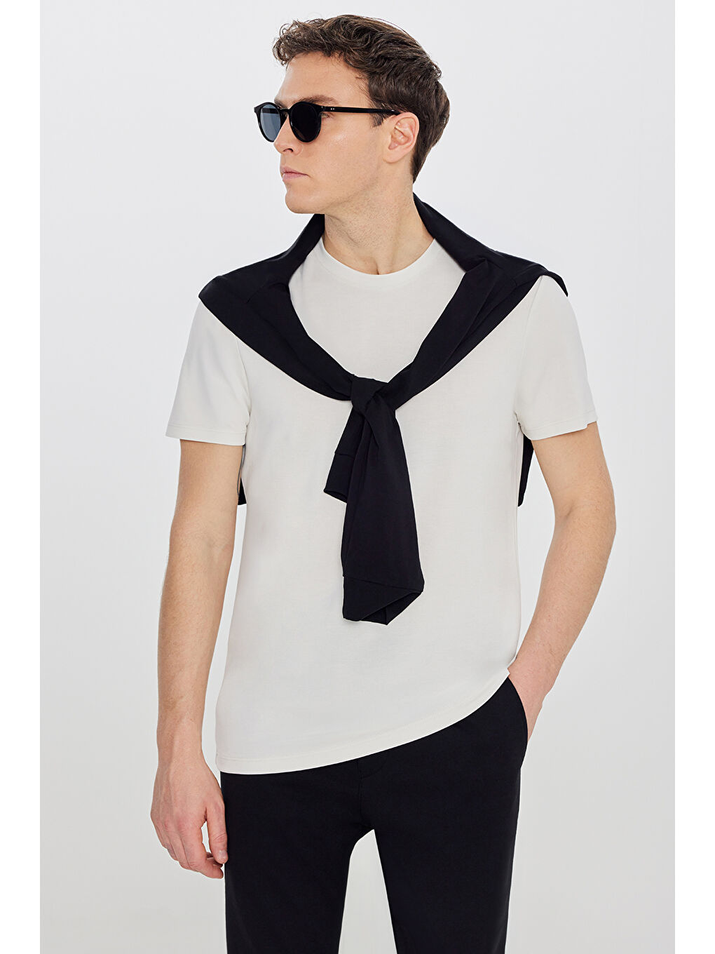 Erkek Bej Yumuşak Dokulu Slim Fit Dar Kesim Bisiklet Yaka Tişört-2