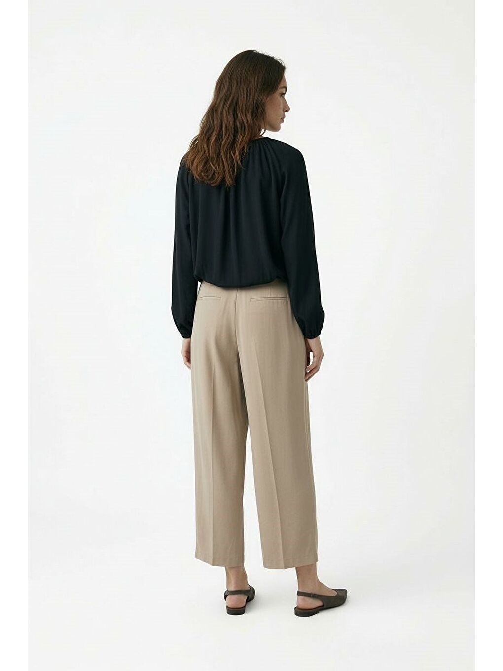 Siyah-Yakası Büzgülü Bluz-2