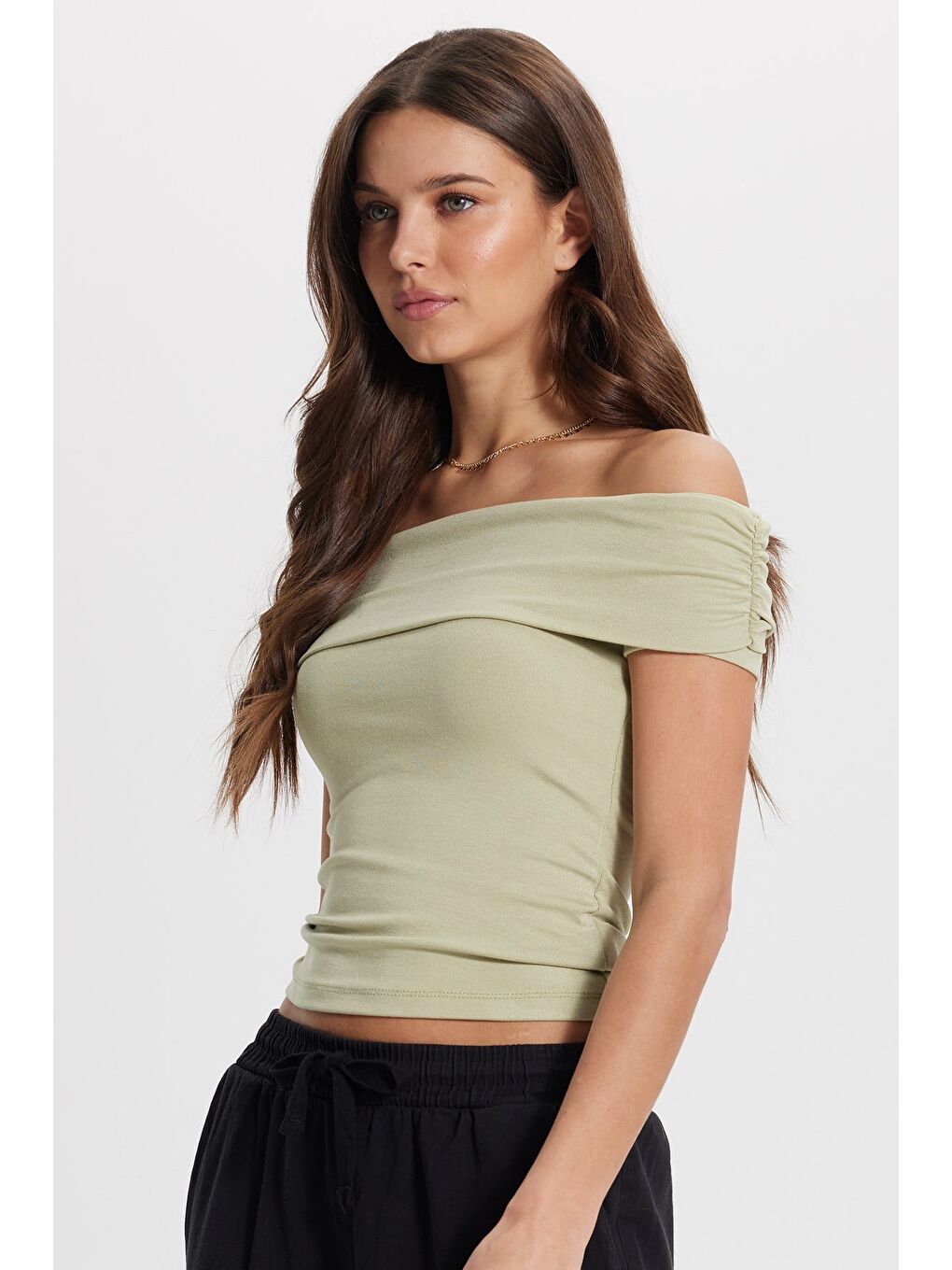 Kadın Slim Fit Dar Kesim Pamuklu Kayık Yaka Kısa Kollu Elastanlı Yeşil Bluz-6