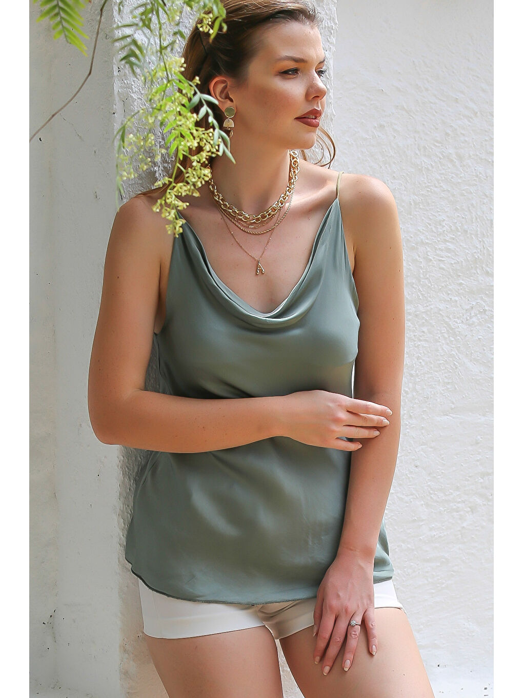 İtalyan Haki Degaje Yaka Askılı Dokuma Casual İpek Bluz-2