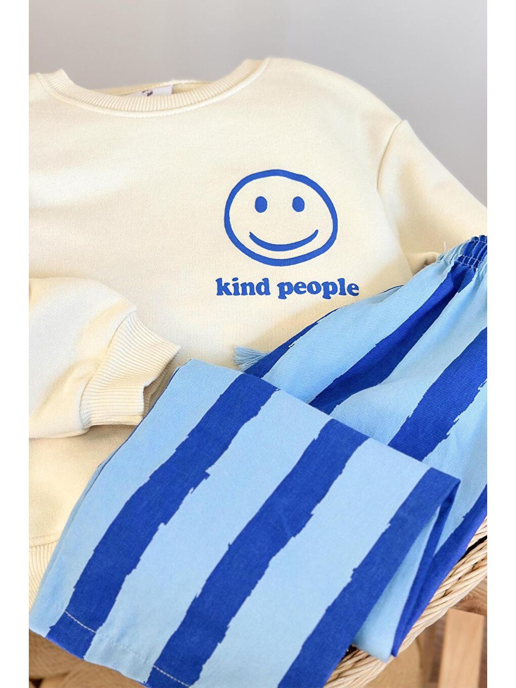 Beyaz Erkek Çocuk Baskılı 3 İplik Kumaş Kanvas Pantolonlu Pamuklu Alt Üst Takım-3