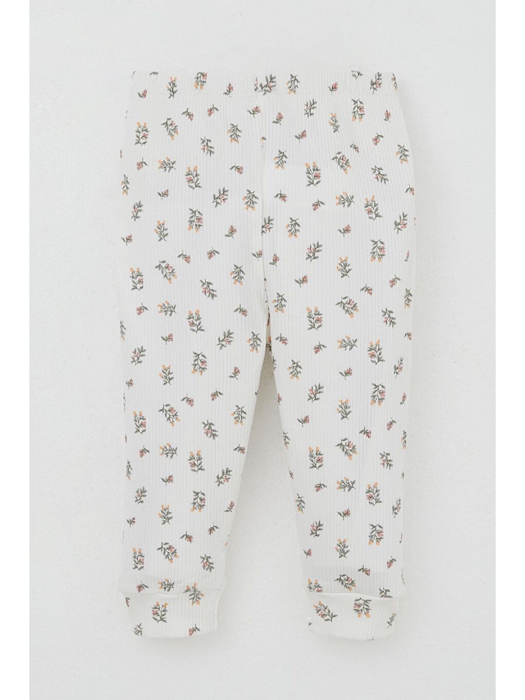 Kız Bebek Pijama Takımı Omuzdan Patlı Çiçek Desenli Ekru (4 Ay-1 Yaş)-1