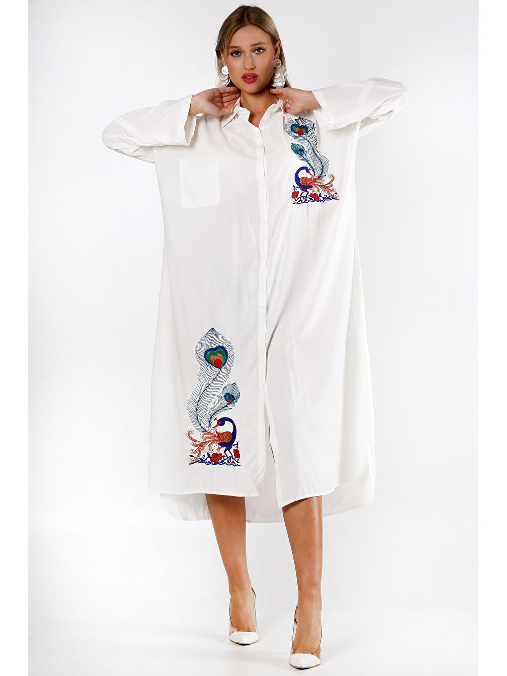 Beyaz Gömlek Yaka Uzun Kol Düğmeli Aplikeli Nakışlı Geniş Kesim Dokuma Elbise-2