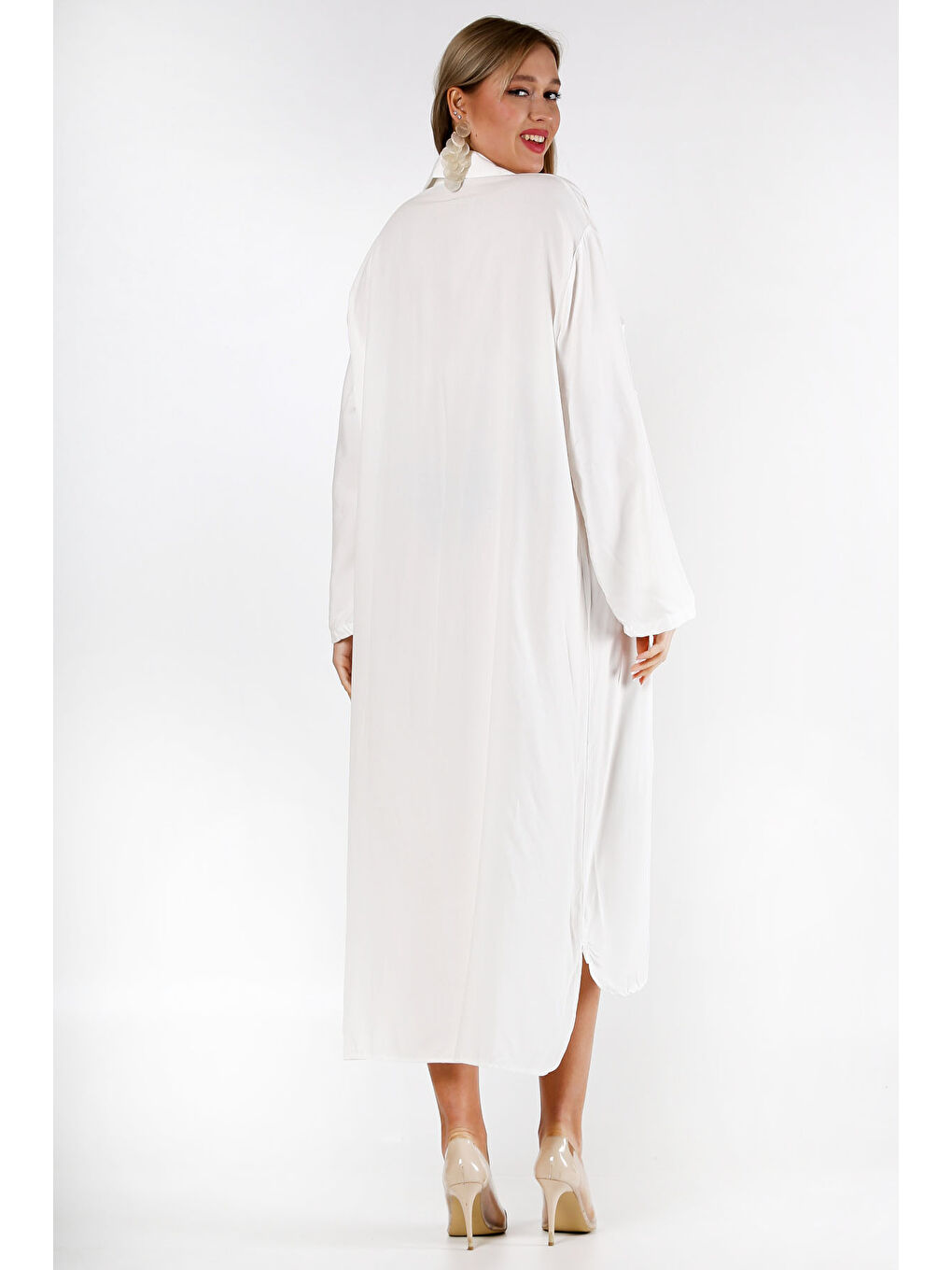 Beyaz Gömlek Yaka Uzun Kol Düğmeli Aplikeli Nakışlı Geniş Kesim Dokuma Elbise-7