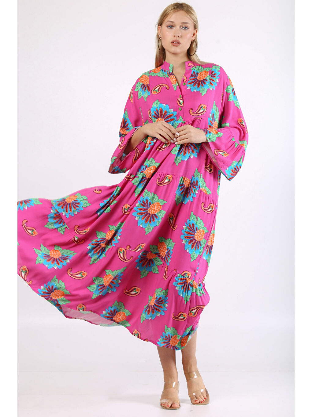 Pembe Hakim Yaka Fırfırlı Kol Şal Desenli Düğmeli Dokuma Oversize Elbise