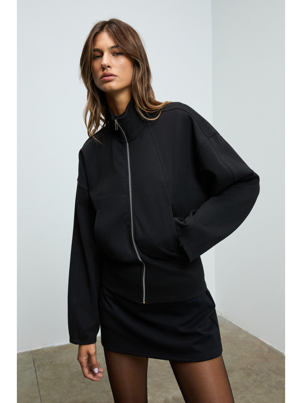Vıvety Kadın Dik Yakalı Metal Fermuarlı Korse Görünümlü Bele Oturan Regular Siyah Sweatshirt-4
