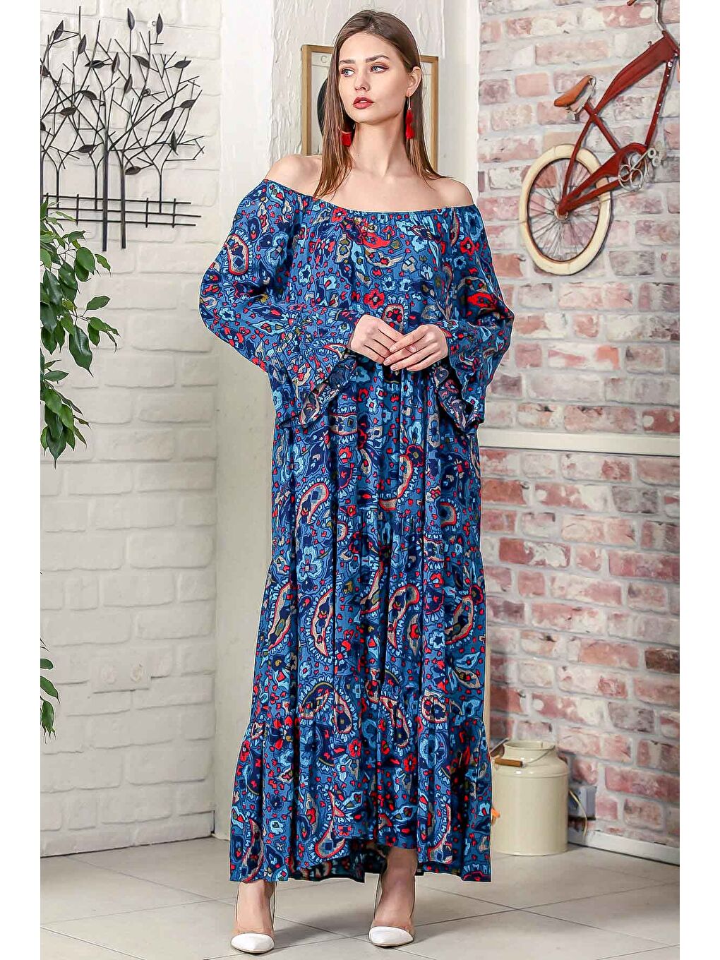 Kadın Mavi Carmen Yaka Şal Desenli Kol Ucu Volanlı Salaş Dokuma Elbise M10160000EL95906-1