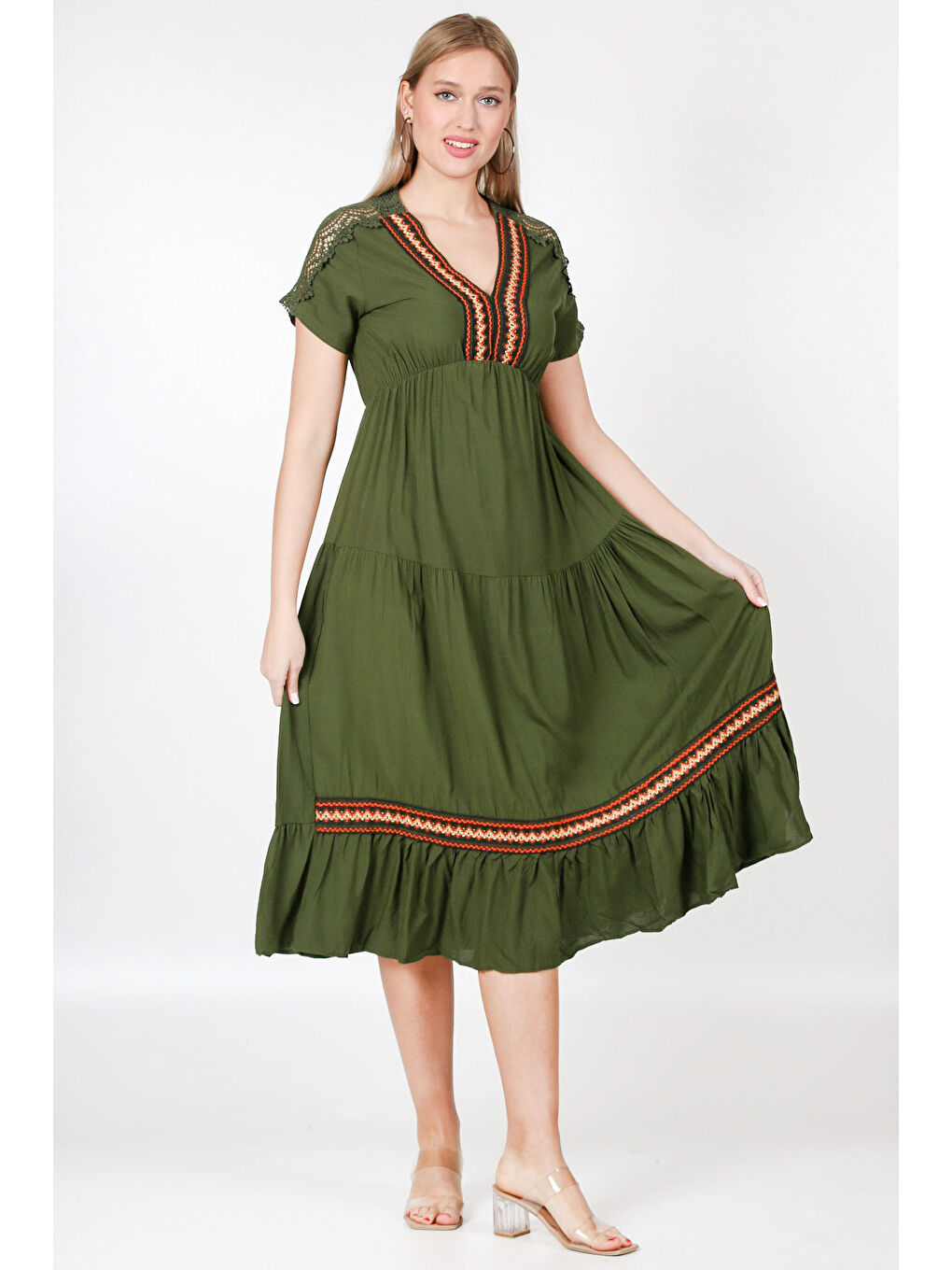 Haki V Yaka Kısa Kol Brodeli Dokuma Elbise