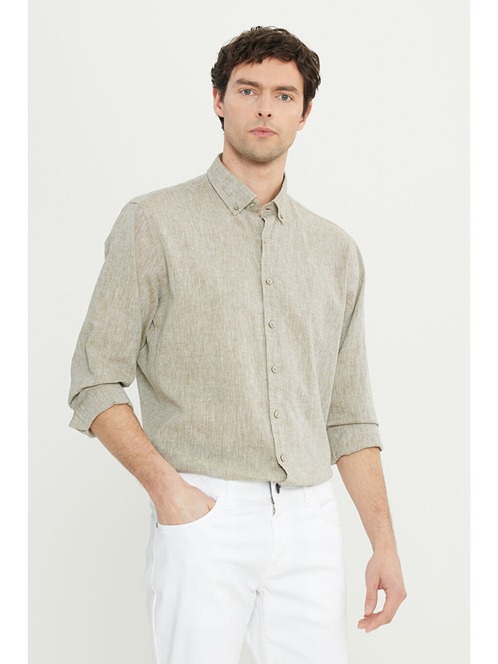 Erkek Haki Pamuklu Keten Comfort Fit Rahat Kesim Düğmeli Yaka Armürlü Gömlek