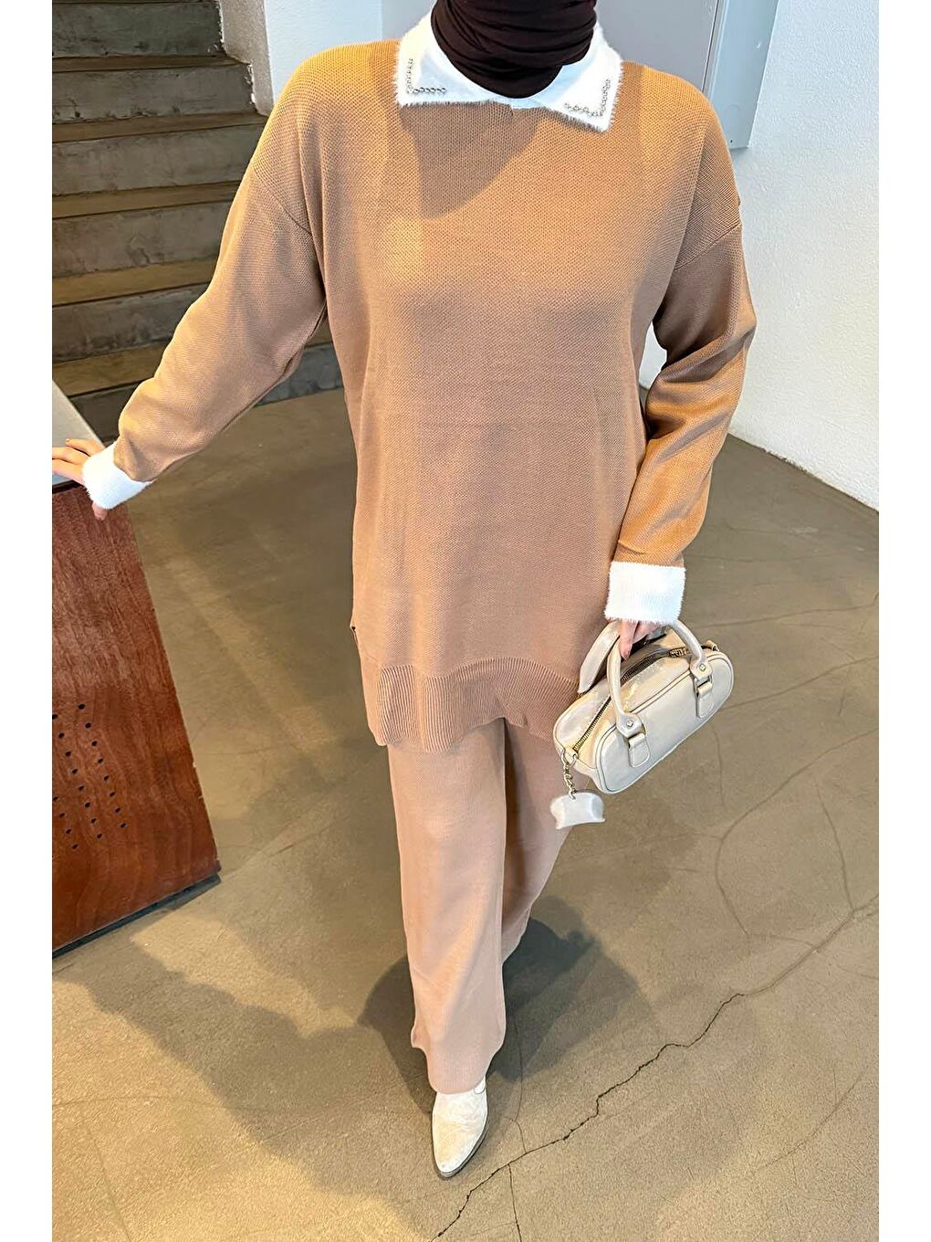 Kahverengi Yakası Taşlı Triko Takım Camel-2