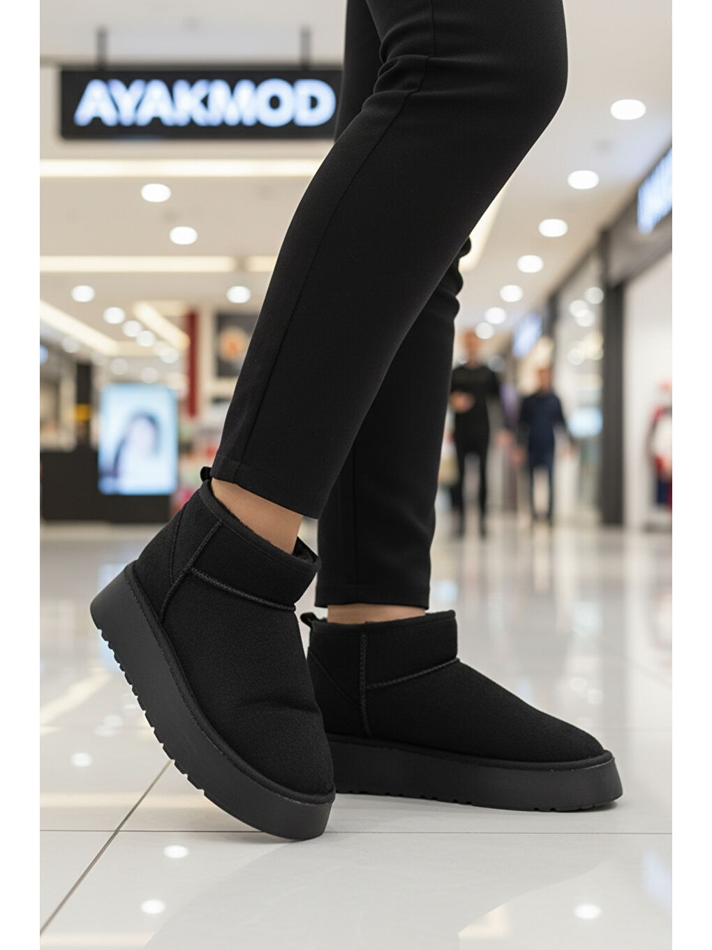 Siyah İçi Kürklü Soğuğa Dirençli Kadın Bot U-400 Z-2