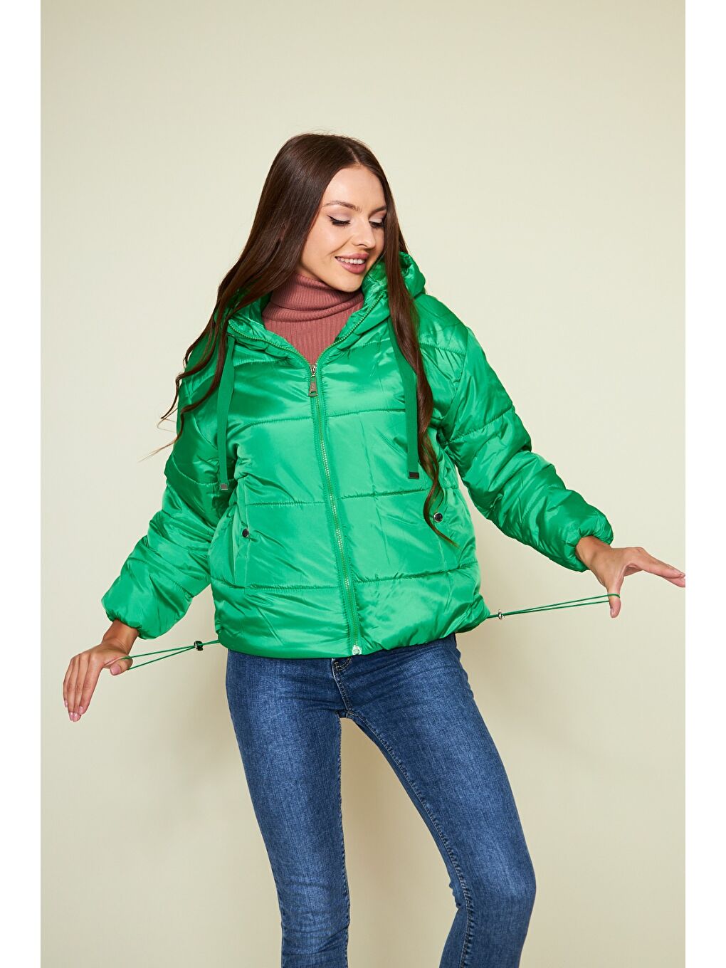 Yeşil Kadın Kışlık Cepli Basic Kapüşonlu Zümrüt Şişme Mont-5