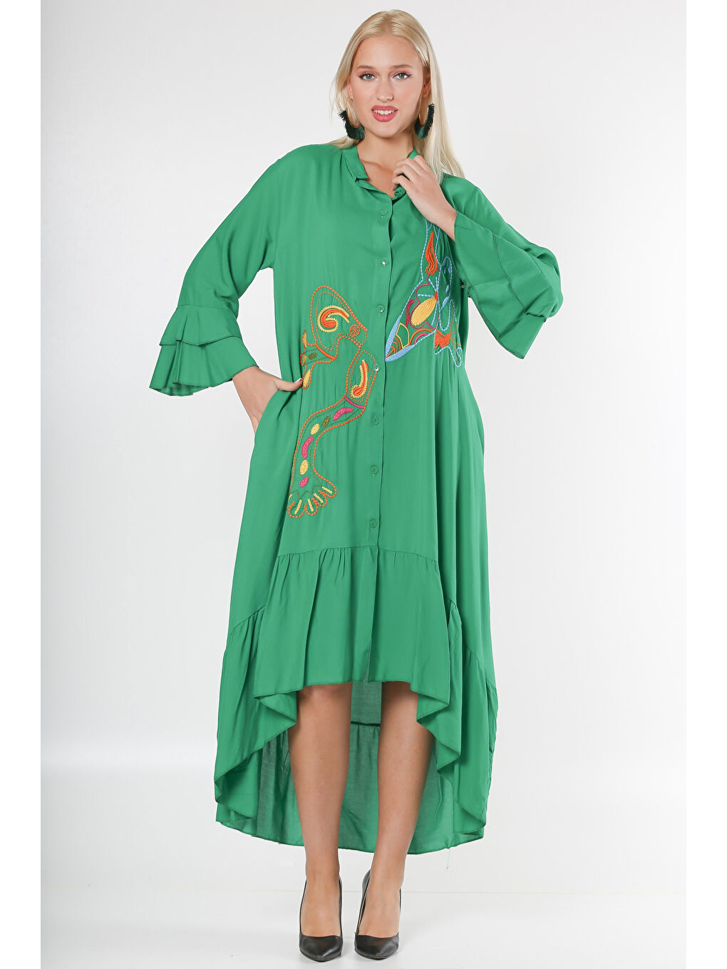 Yeşil Dik Yaka Fırfırlı Kol Düğmeli Kol Ve Etek Ucu Fırfırlı Nakışlı Oversize Dokuma Elbise-7
