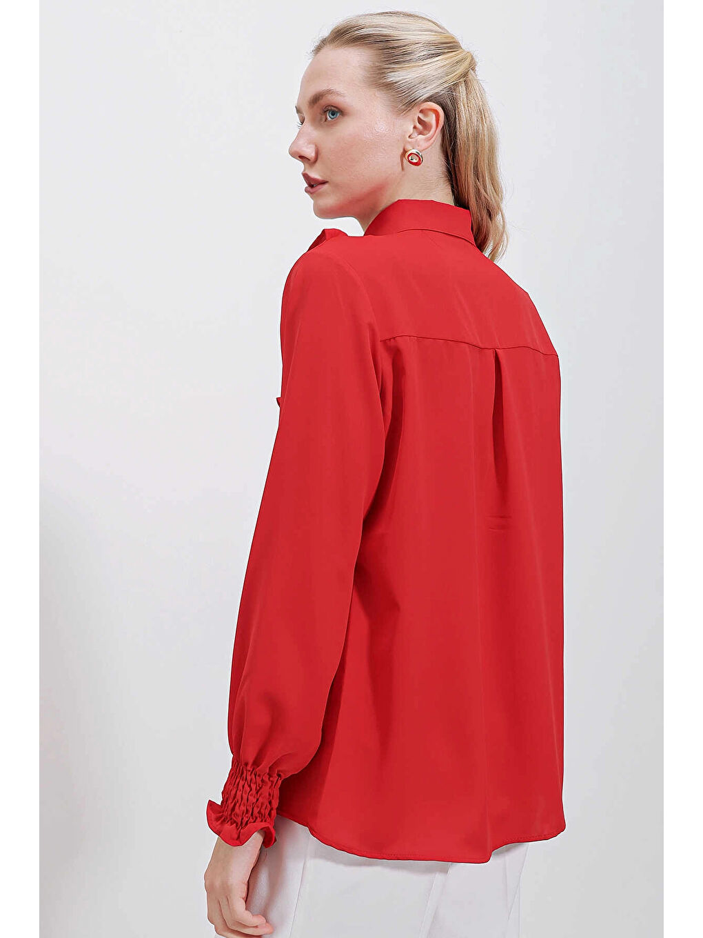 Kadın Kırmızı Fırfır Detaylı Uzun Kollu Gömlek HZL25W-BD1202231-4