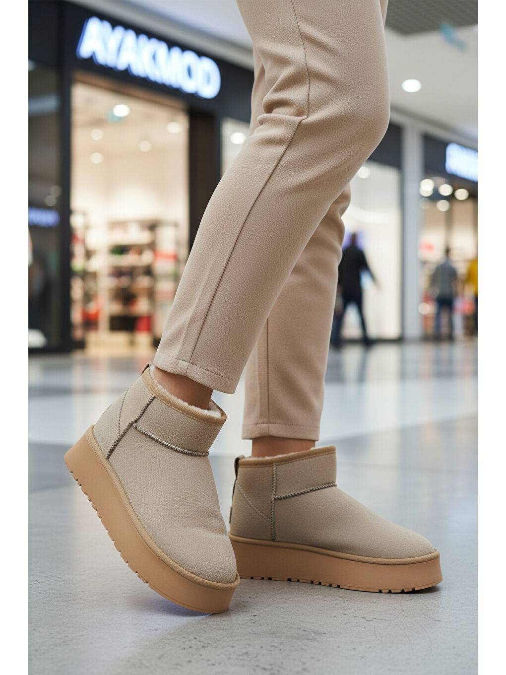 Bej Vizon İçi Kürklü Soğuğa Dirençli Kadın Bot U-400 Z-2
