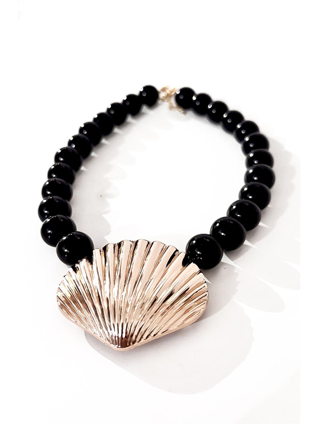 Siyah İstridye Uçlu Büyük Boncuklu Kolye-3