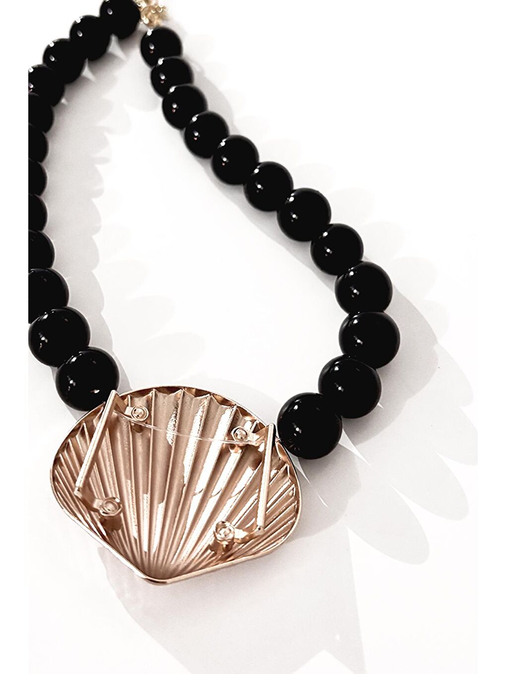 Siyah İstridye Uçlu Büyük Boncuklu Kolye-4