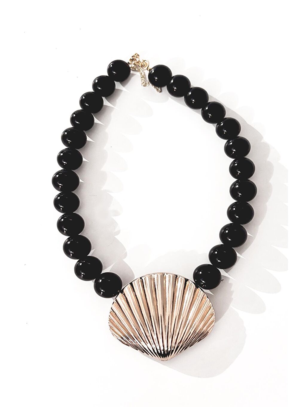 Siyah İstridye Uçlu Büyük Boncuklu Kolye-6