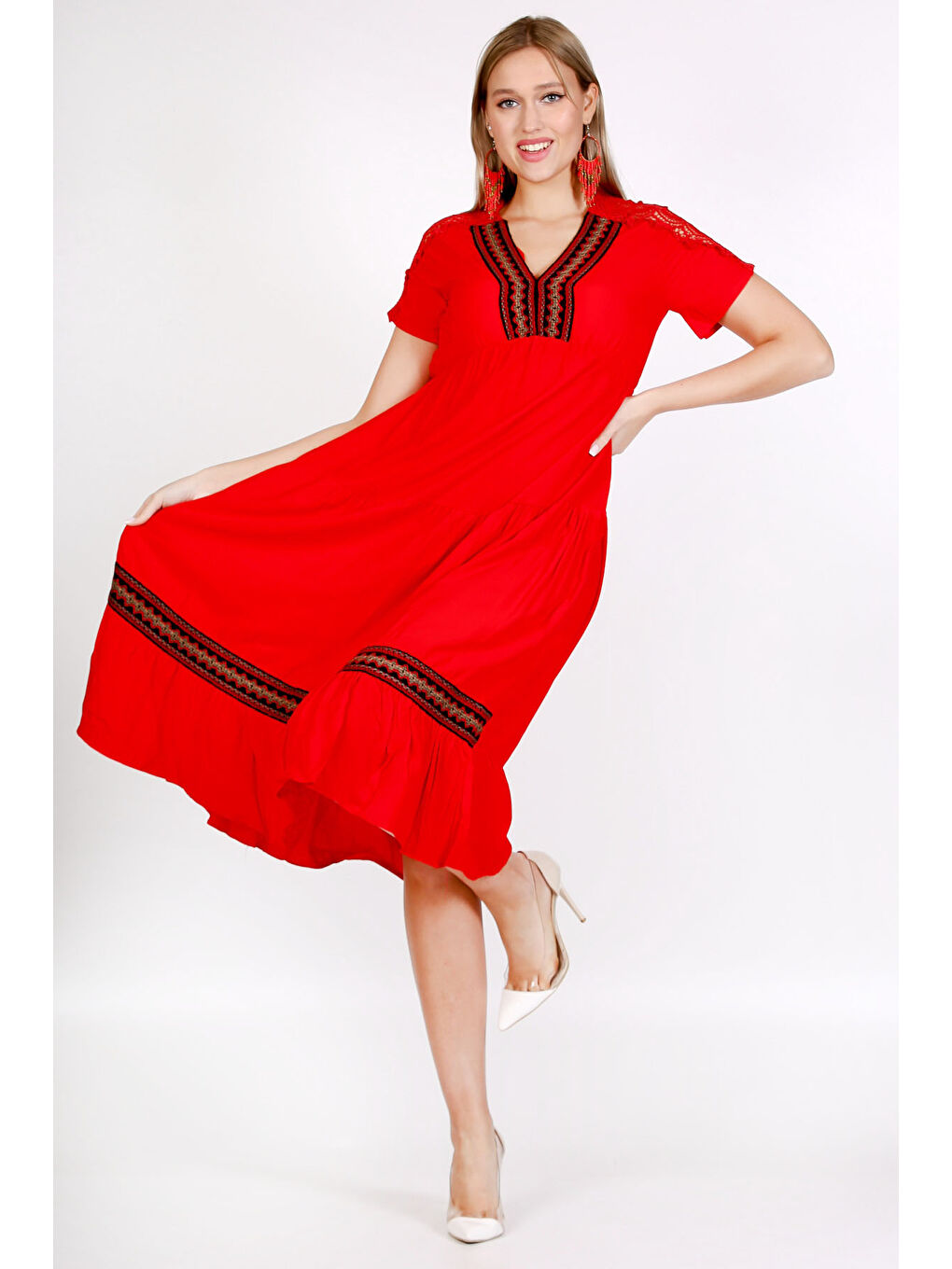 Kırmızı V Yaka Kısa Kol Brodeli Dokuma Elbise-2