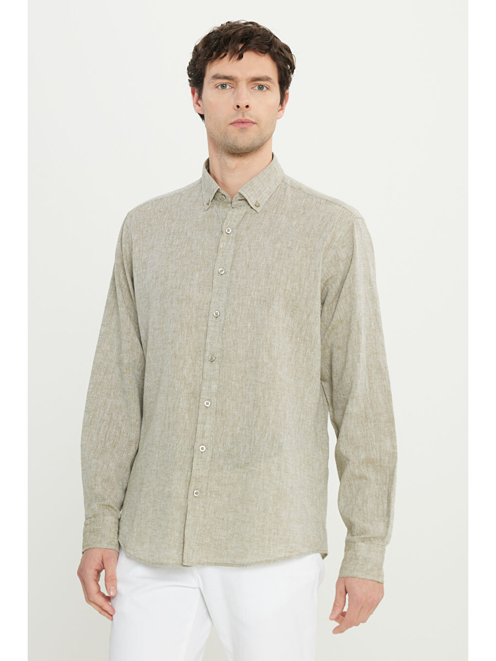 Erkek Haki Pamuklu Keten Comfort Fit Rahat Kesim Düğmeli Yaka Armürlü Gömlek-2