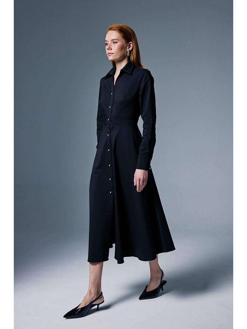 Uzun Düğme Detaylı Elbise - Siyah-1