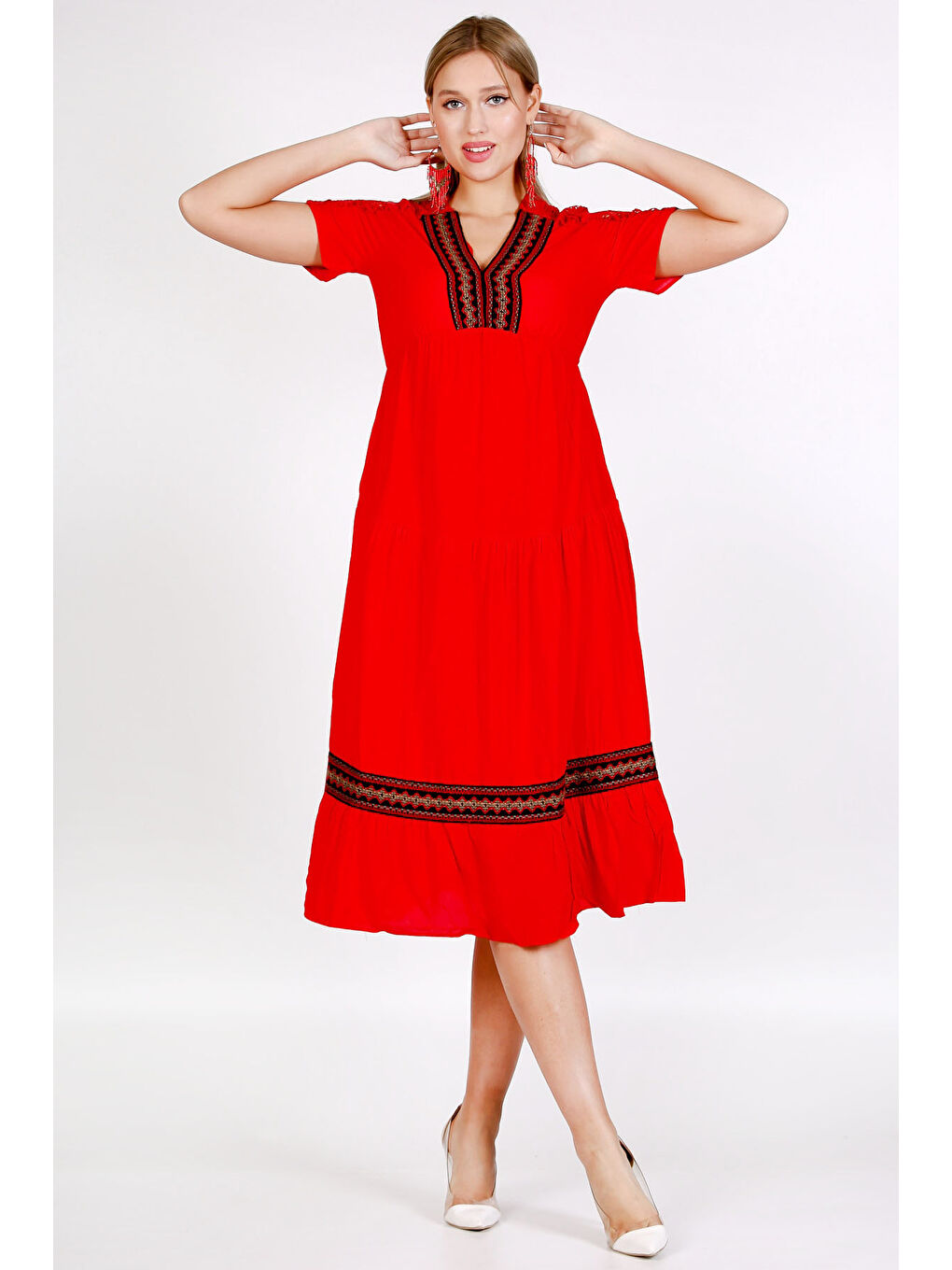 Kırmızı V Yaka Kısa Kol Brodeli Dokuma Elbise-5