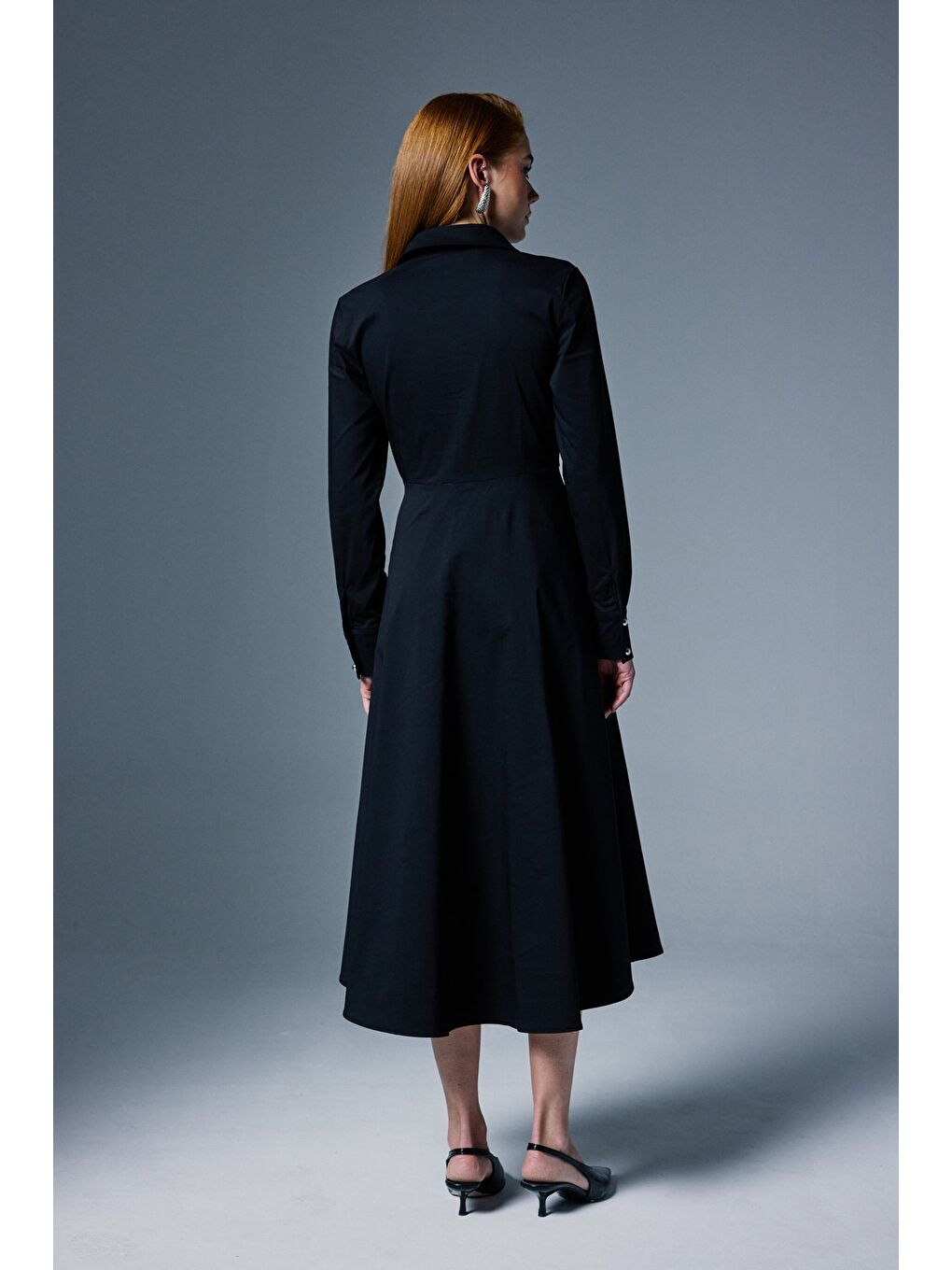 Uzun Düğme Detaylı Elbise - Siyah-7