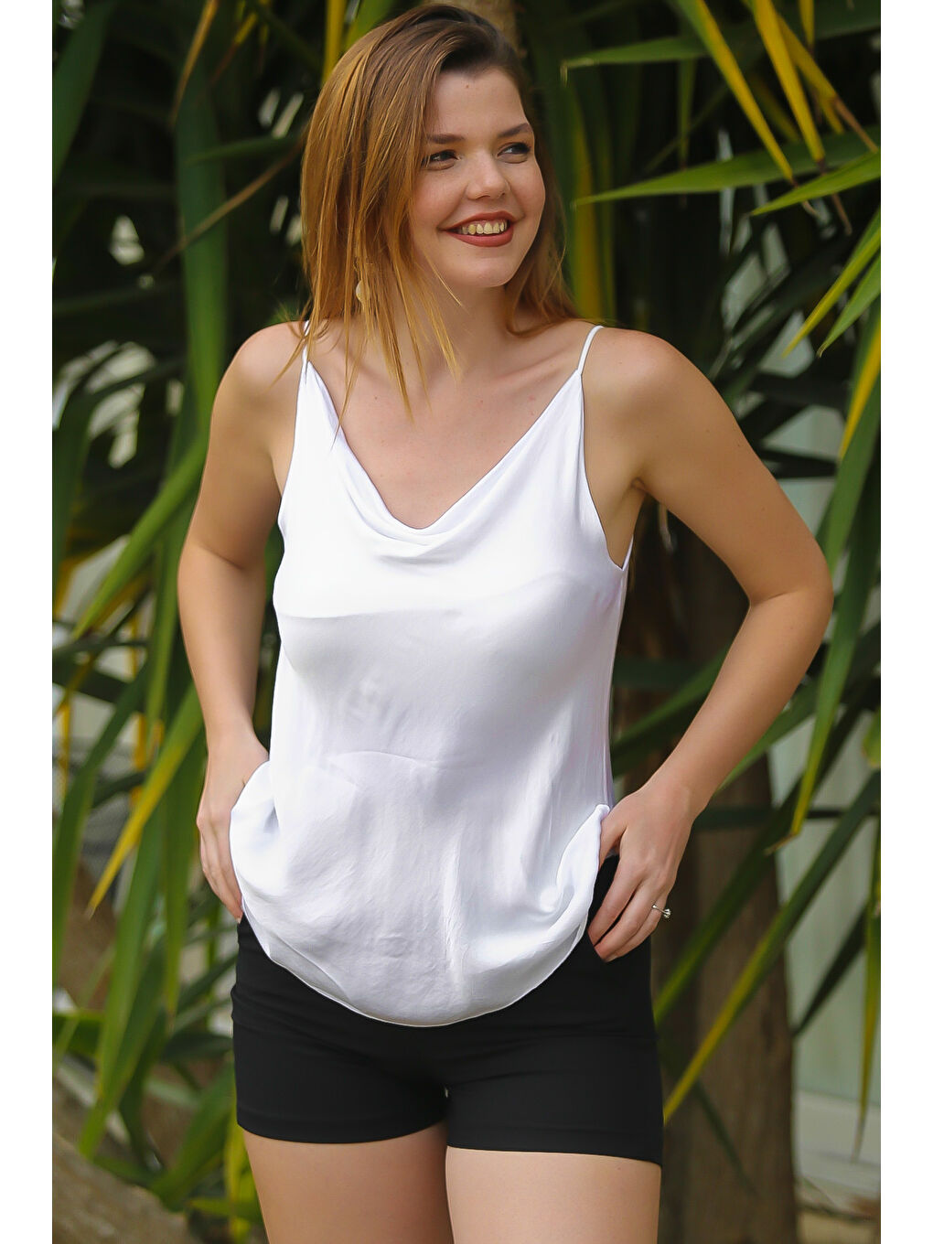 İtalyan Beyaz Degaje Yaka Askılı Dokuma Casual İpek Bluz-2