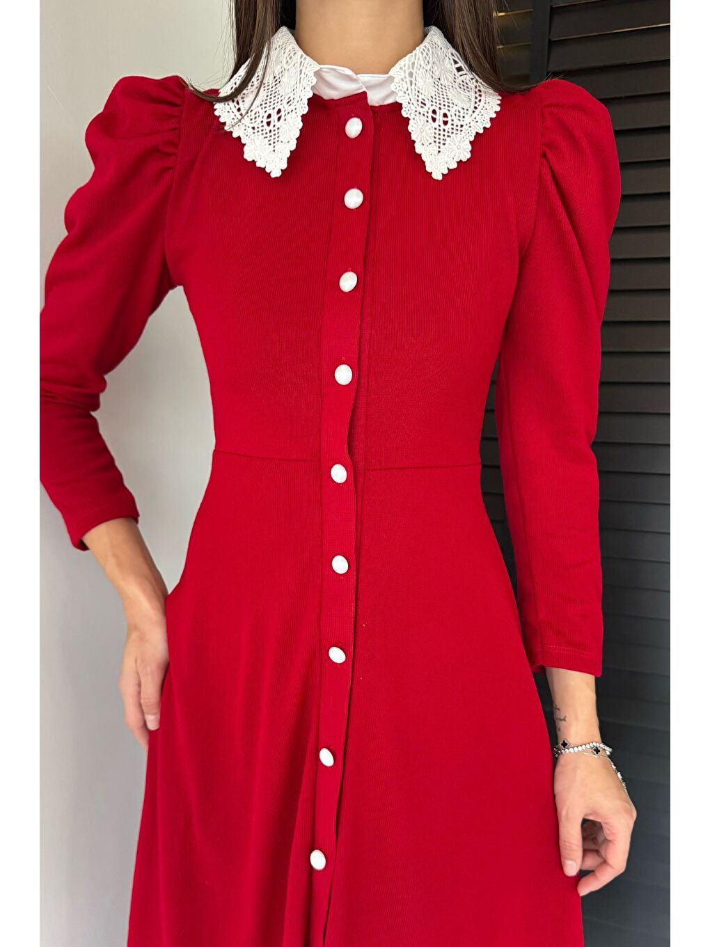 Kırmızı Kadın Dantel Yaka Boydan Düğmeli Triko Elbise-1