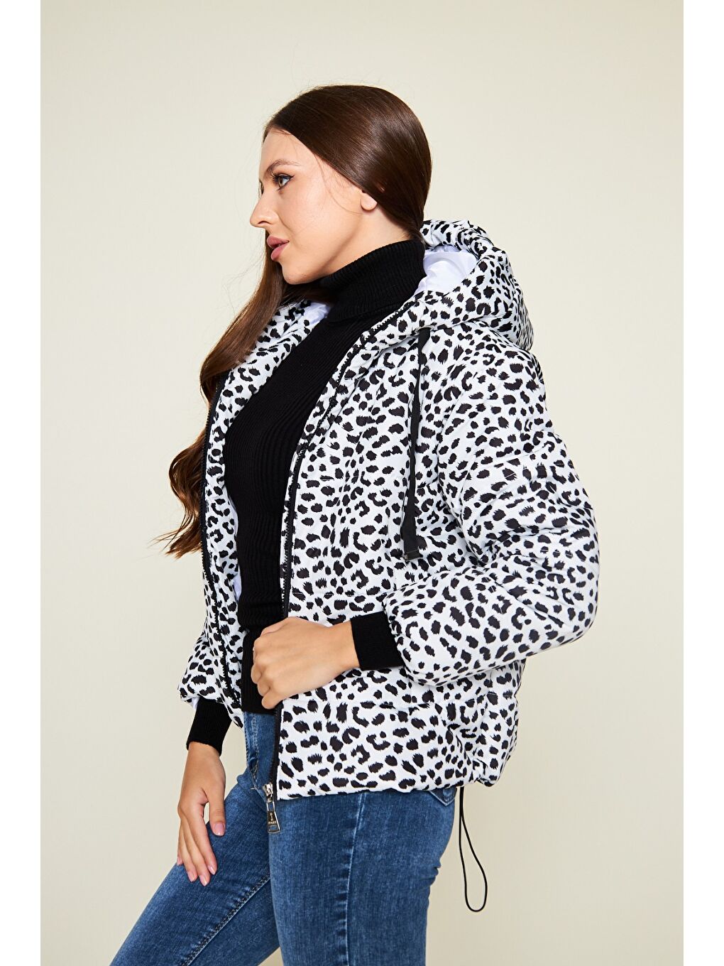 Kadın Kışlık Basic Kapüşonlu Desenli Beyaz Şişme Mont-2