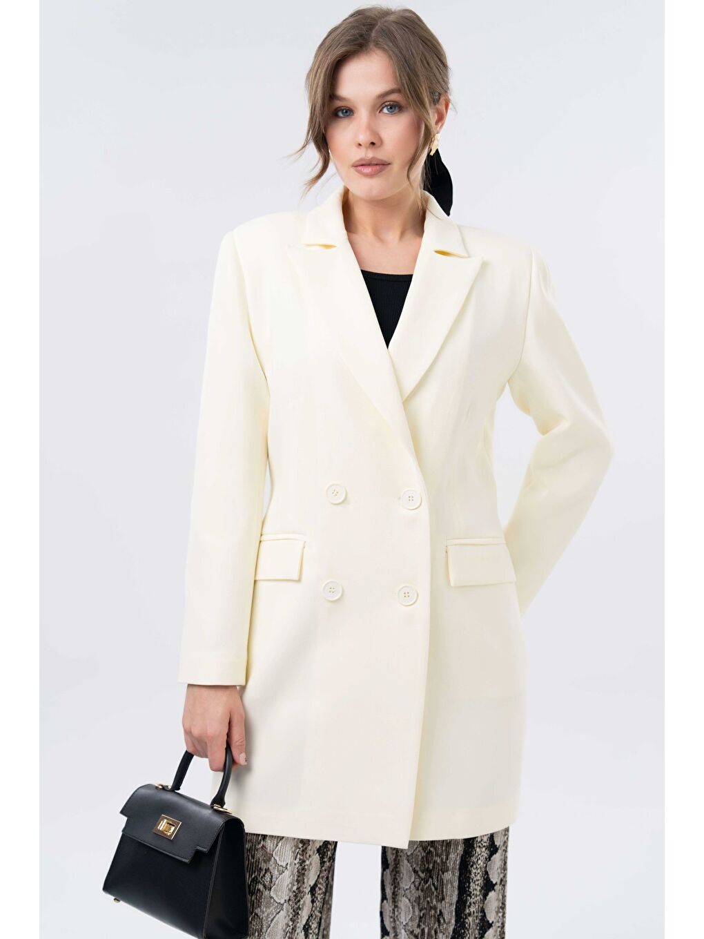 Beyaz Açık Sarı Kadın Oversize Dokuma Uzun Busines Ceket - Kapak Detaylı-5