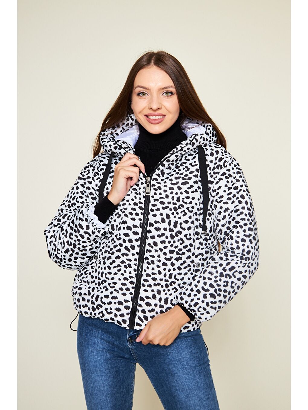 Kadın Kışlık Basic Kapüşonlu Desenli Beyaz Şişme Mont-3