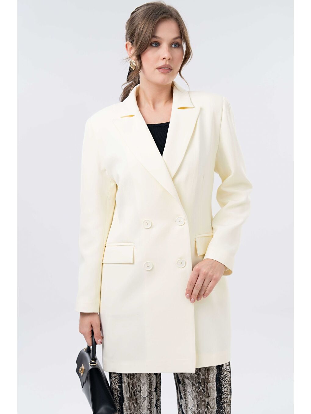 Beyaz Açık Sarı Kadın Oversize Dokuma Uzun Busines Ceket - Kapak Detaylı-6