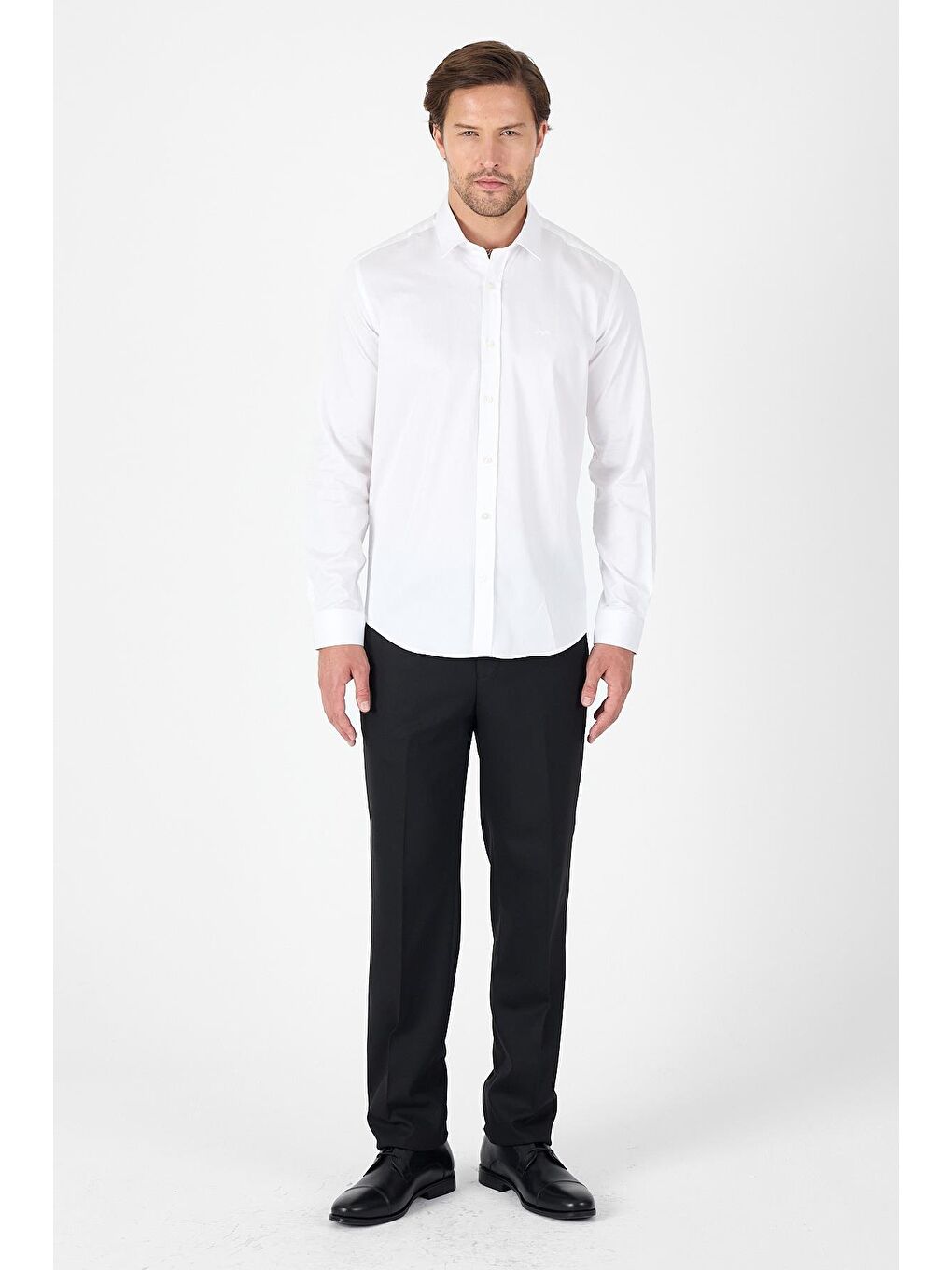 Beyaz Sert Yaka Düz Classic %100 Pamuk Slim Fit Gömlek 1004250324-1