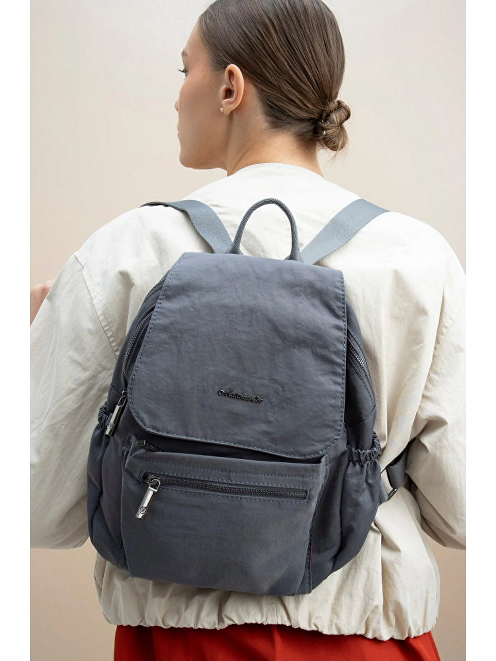 Gri Kapaklı Kadın Sırt Çantası BYN2325-2