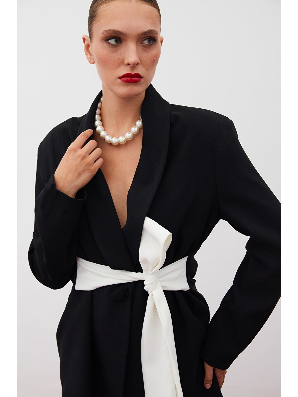 Beli Kuşaklı Uzun Ceket - Siyah-1