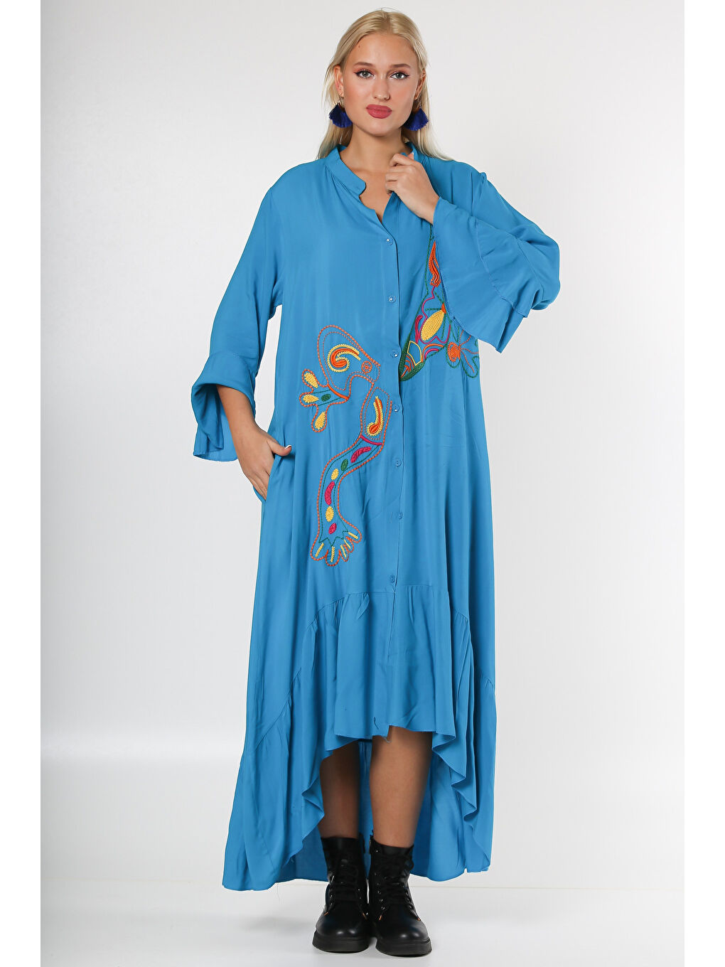 Mavi Dik Yaka Fırfırlı Kol Düğmeli Kol Ve Etek Ucu Fırfırlı Nakışlı Oversize Dokuma Elbise-6