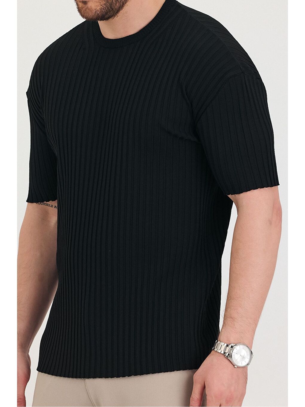 Siyah Erkek Bisiklet Yaka Fitilli Kısa Kollu Ince Triko Tişört-1