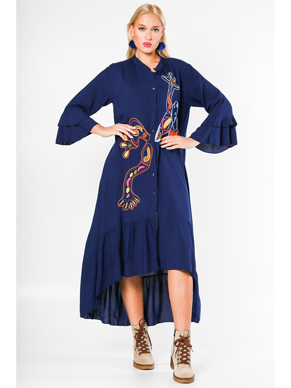 Lacivert Dik Yaka Fırfırlı Kol Düğmeli Kol Ve Etek Ucu Fırfırlı Nakışlı Oversize Dokuma Elbise