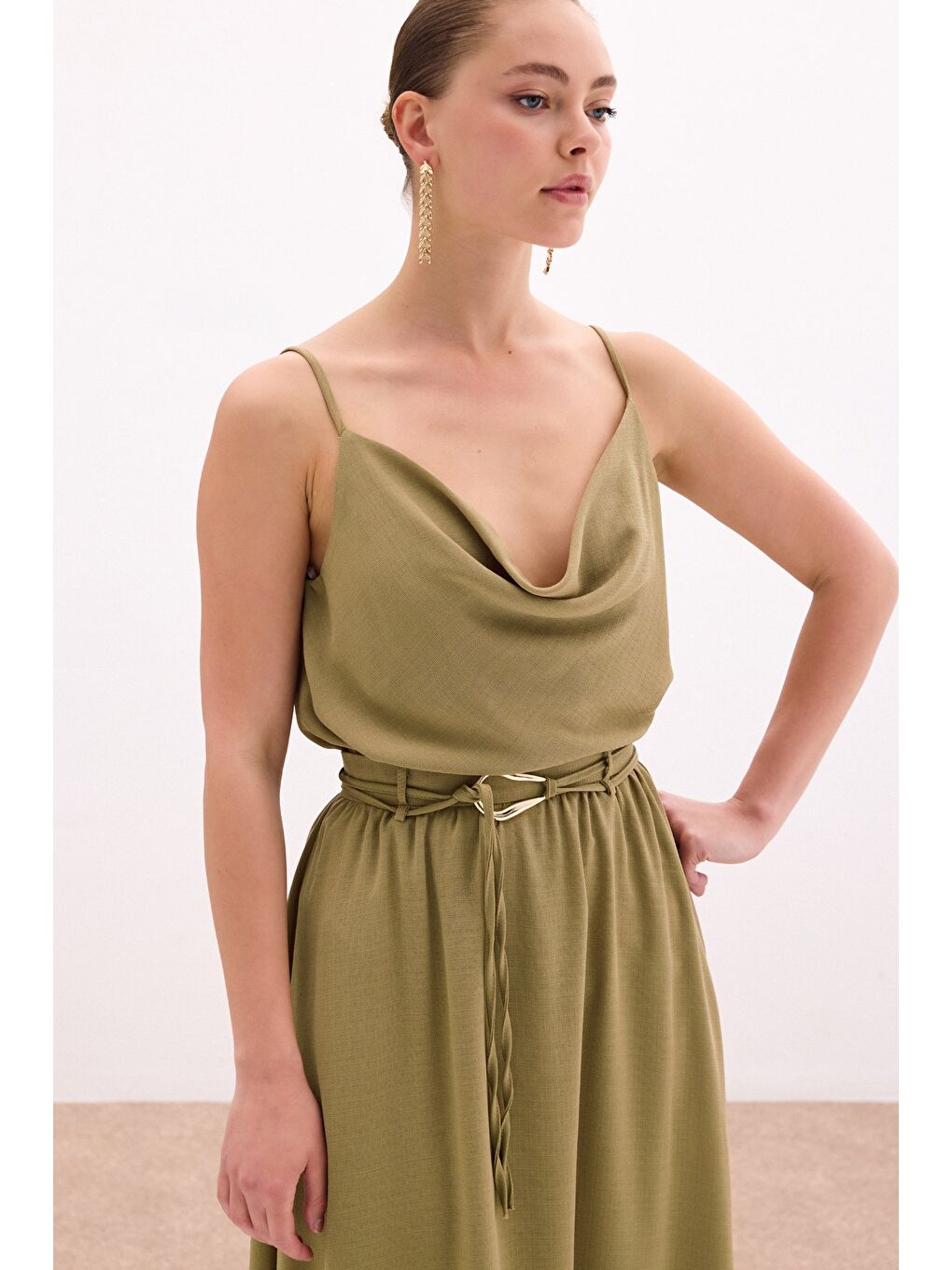 Degaje Yaka Dökümlü Bluz - Haki-1