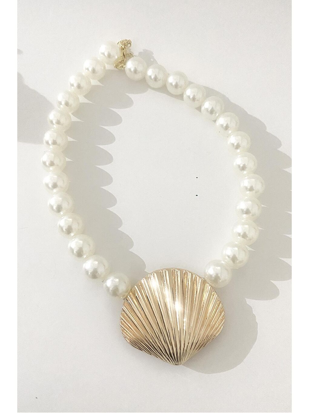 Beyaz İstridye Uçlu Büyük Boncuklu Kolye-2