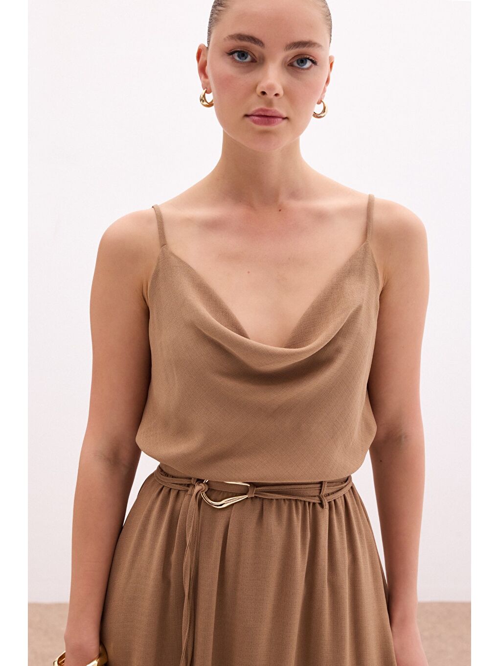 Bej Degaje Yaka Dökümlü Bluz - Vizon-3