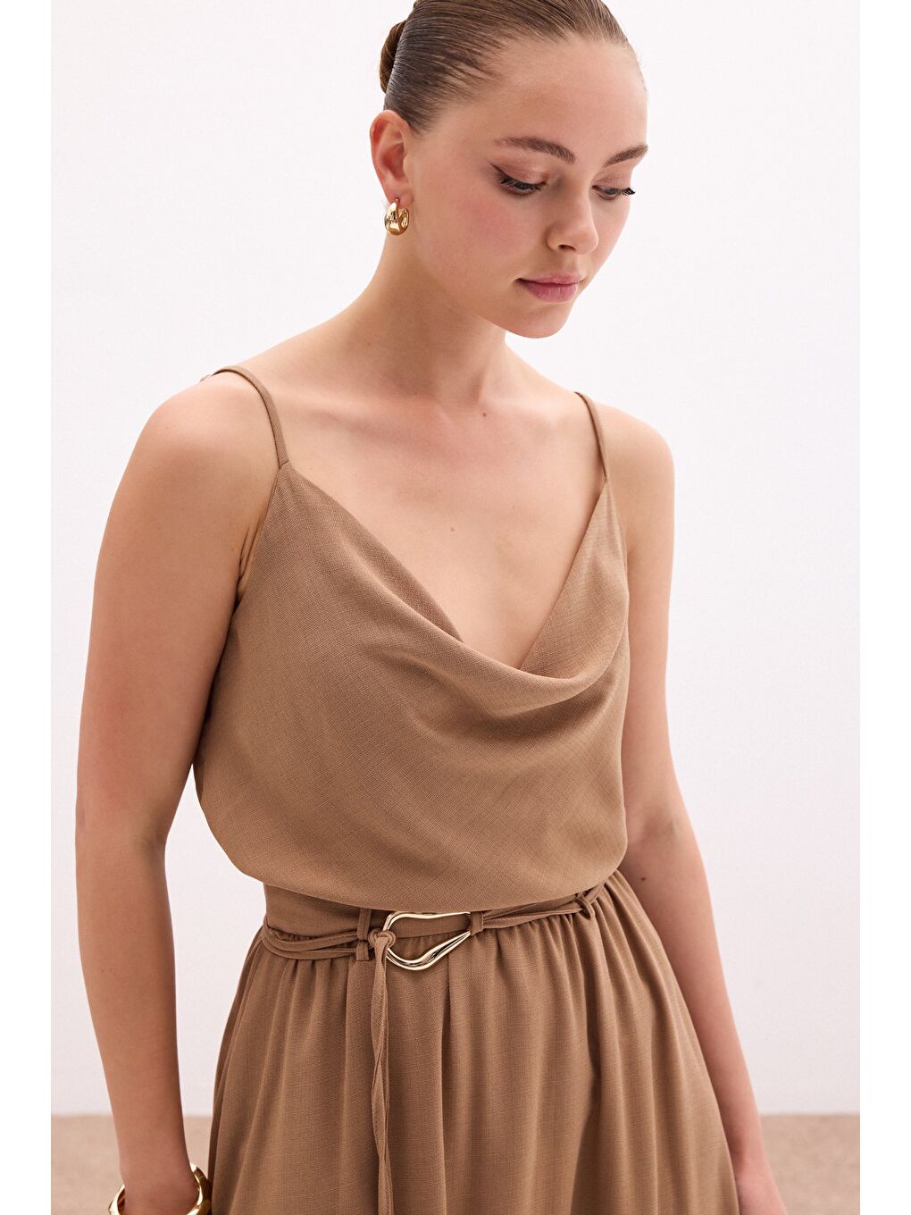 Bej Degaje Yaka Dökümlü Bluz - Vizon-5