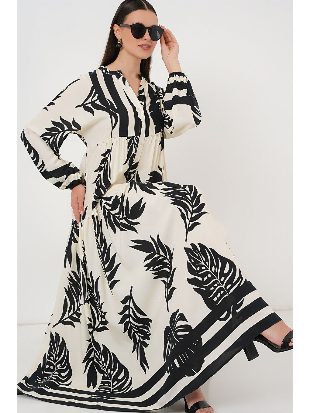 2423 Otantik Desenli Tesettür Elbise - A.Beyaz-1