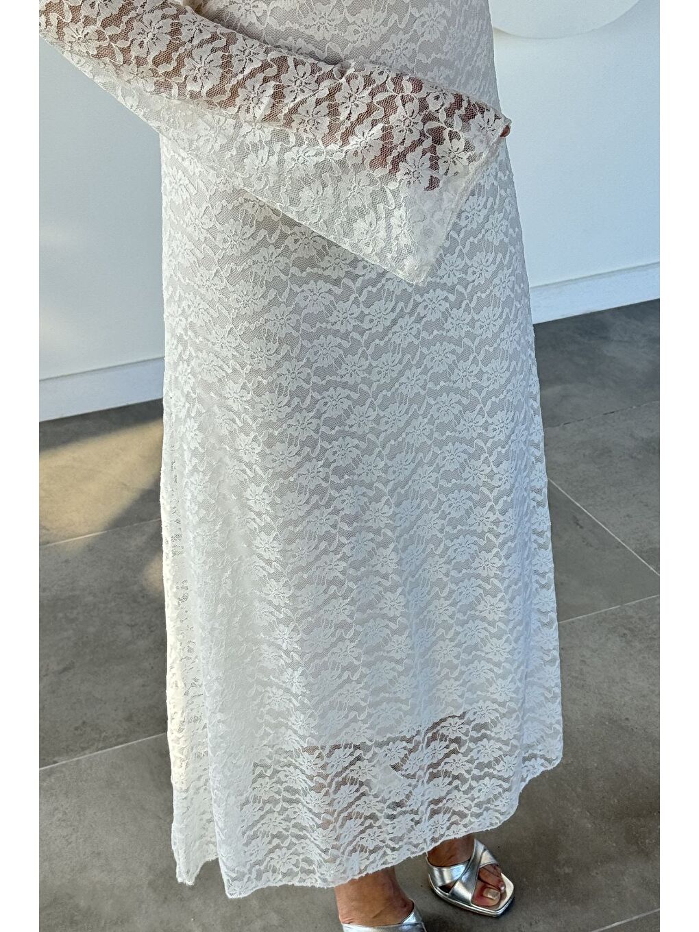 Beyaz Dantel Detaylı İspanyol Kol Uzun Elbise-2