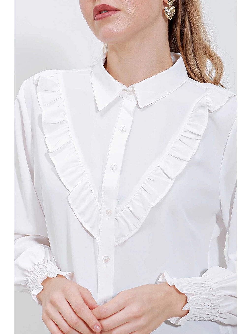 Kadın Beyaz Fırfır Detaylı Uzun Kollu Gömlek HZL25W-BD1202231-1