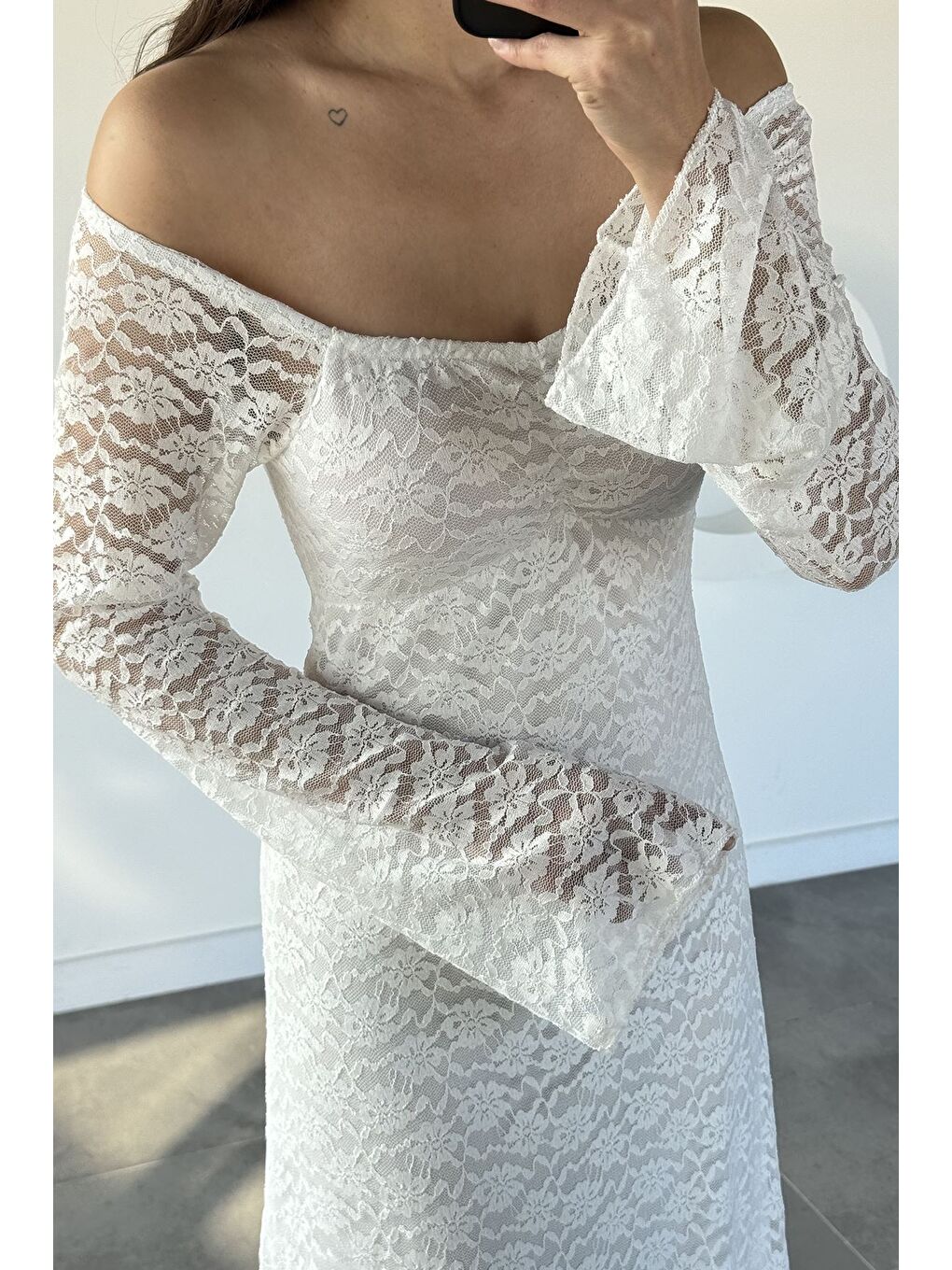 Beyaz Dantel Detaylı İspanyol Kol Uzun Elbise-3